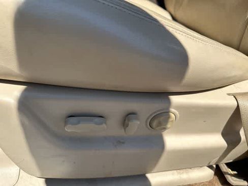 Used 2013 Cadillac Escalade Premium AWD/4WD image 7