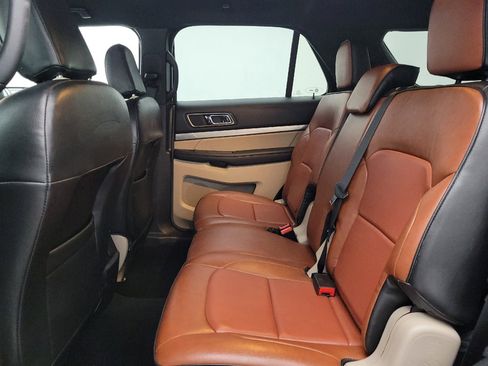 Used 2019 Ford Explorer XLT FWD image 18