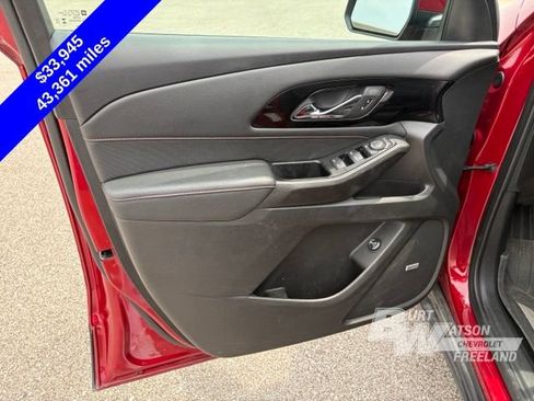 Used 2023 Chevrolet Traverse RS w/ LPO, Floor Liner Package AWD/4WD image 10