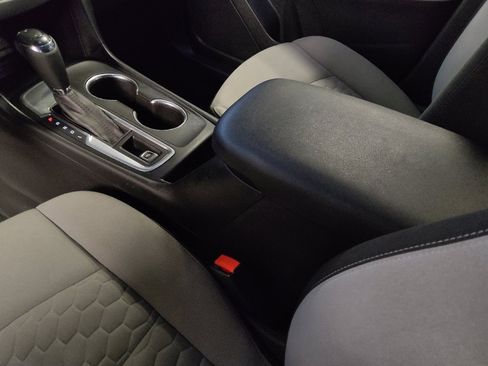 Used 2020 Chevrolet Equinox LS w/ LS Convenience Package image 26