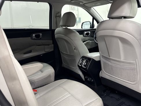Used 2023 Kia Sorento SX Prestige image 29
