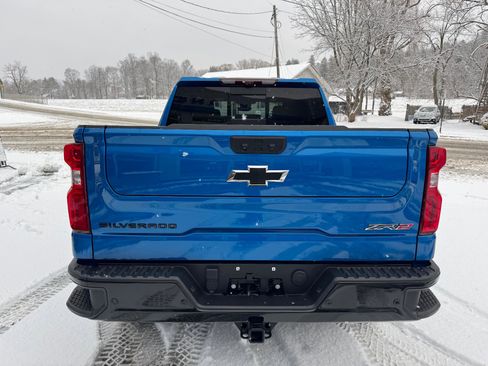 Used 2024 Chevrolet Silverado 1500 ZR2 w/ Technology Package image 12