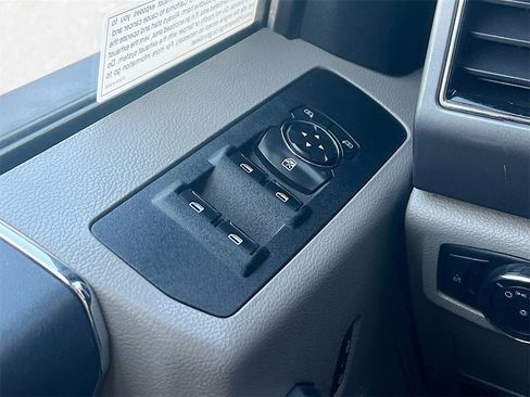 Used 2020 Ford F550 4x4 Crew Cab Super Duty image 17