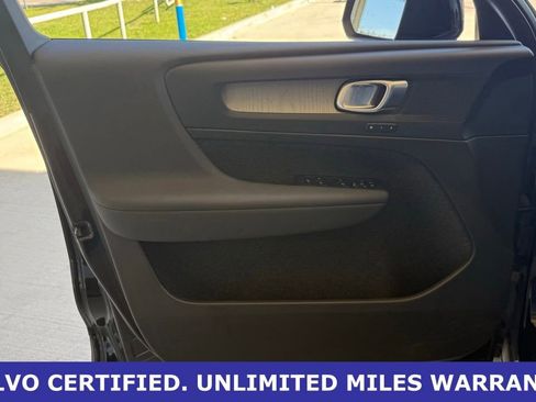 Certified 2025 Volvo XC40 B5 Plus AWD/4WD image 18