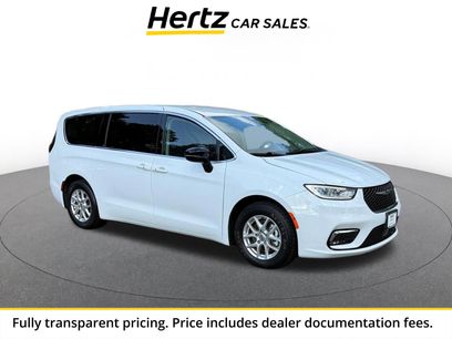 Used 2024 Chrysler Pacifica Touring-L
