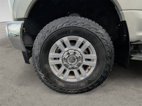 Used 2017 Ford F250 XLT w/ FX4 Off-Road Package image 14