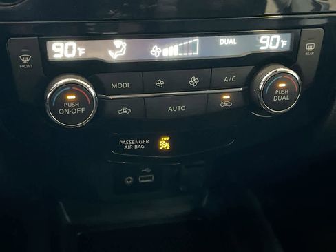 Used 2020 Nissan Rogue Sport SV image 19