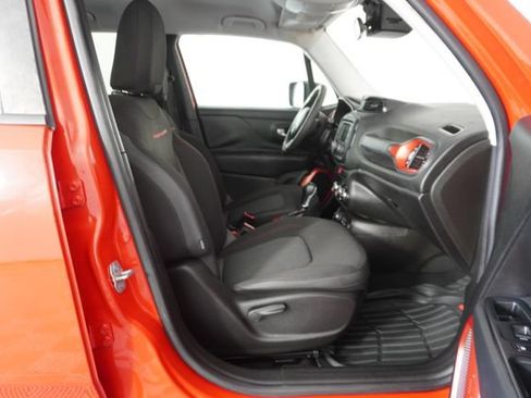 Used 2017 Jeep Renegade Trailhawk AWD/4WD image 37