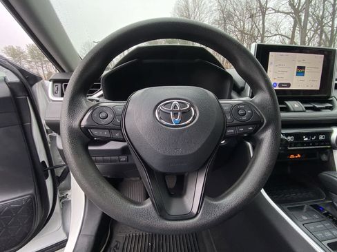 Used 2023 Toyota RAV4 XLE w/ Convenience Package image 28