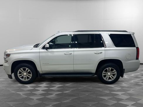Used 2017 Chevrolet Tahoe LT w/ Luxury Package AWD/4WD image 4
