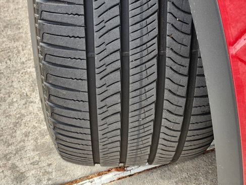 Used 2025 Tesla Model Y Long Range image 11