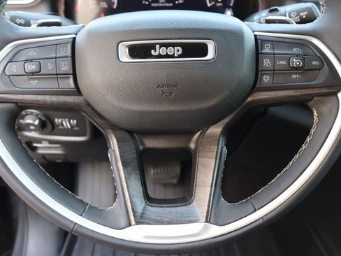 Used 2024 Jeep Grand Cherokee L Limited w/ Black Appearance Package RWD image 11
