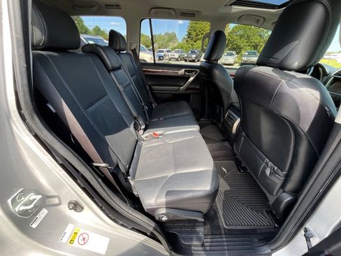Used 2015 Lexus GX 460 image 31
