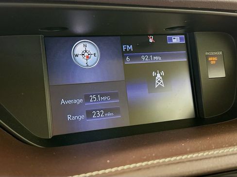 Used 2016 Lexus ES 350 w/ Luxury Package w/Wood Trim FWD image 16