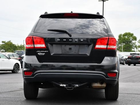 Used 2019 Dodge Journey SE w/ Connectivity Group FWD image 6