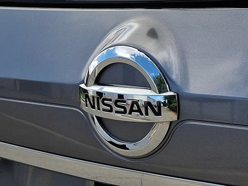 Used 2017 Nissan Rogue S AWD/4WD image 29