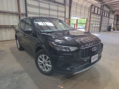Used 2025 Ford Escape Active AWD/4WD image 6