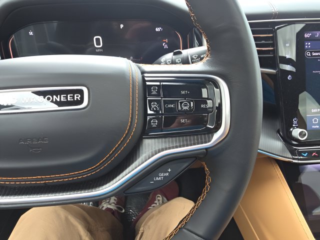 Used 2025 Jeep Grand Wagoneer L Series III w/ Rear Seat Video Group 1 AWD/4WD image 15