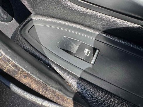 Used 2017 BMW 330i Sedan RWD image 31