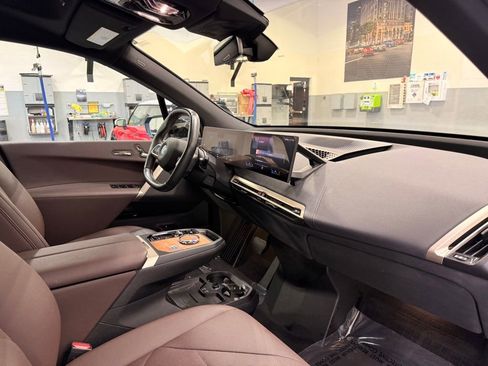Used 2023 BMW iX xDrive50 w/ Premium Package AWD/4WD image 28