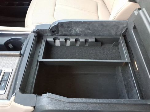 Used 2024 Ford Expedition Limited w/ Excursion Package image 17