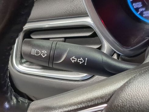 Used 2018 Chevrolet Equinox LT FWD image 33