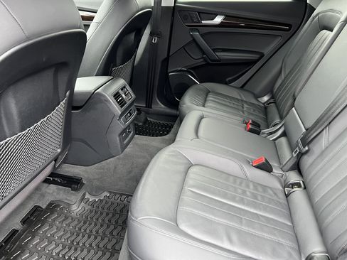 Used 2020 Audi Q5 2.0T Premium Plus w/ Premium Plus Package image 17