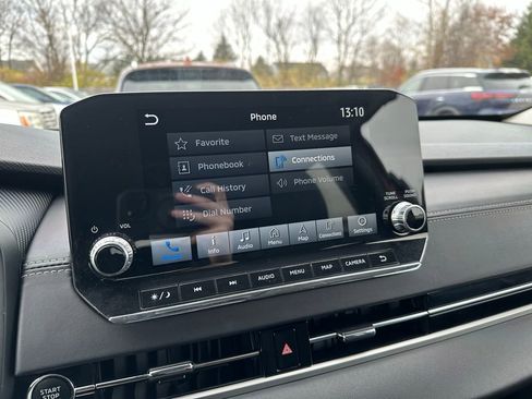 Used 2024 Mitsubishi Outlander SE image 19