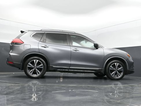 Used 2017 Nissan Rogue SL w/ SL Premium Package FWD image 41