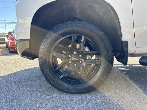 Used 2025 Chevrolet Silverado 1500 LT Trail Boss w/ Protection Package AWD/4WD image 5