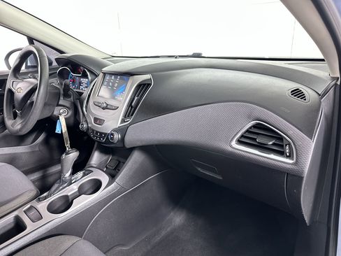 Used 2018 Chevrolet Cruze LS image 66