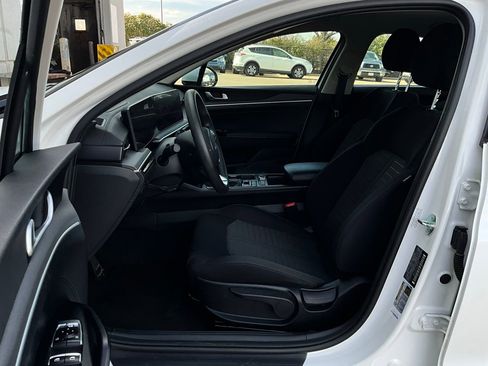 Used 2025 Kia K5 LXS image 10