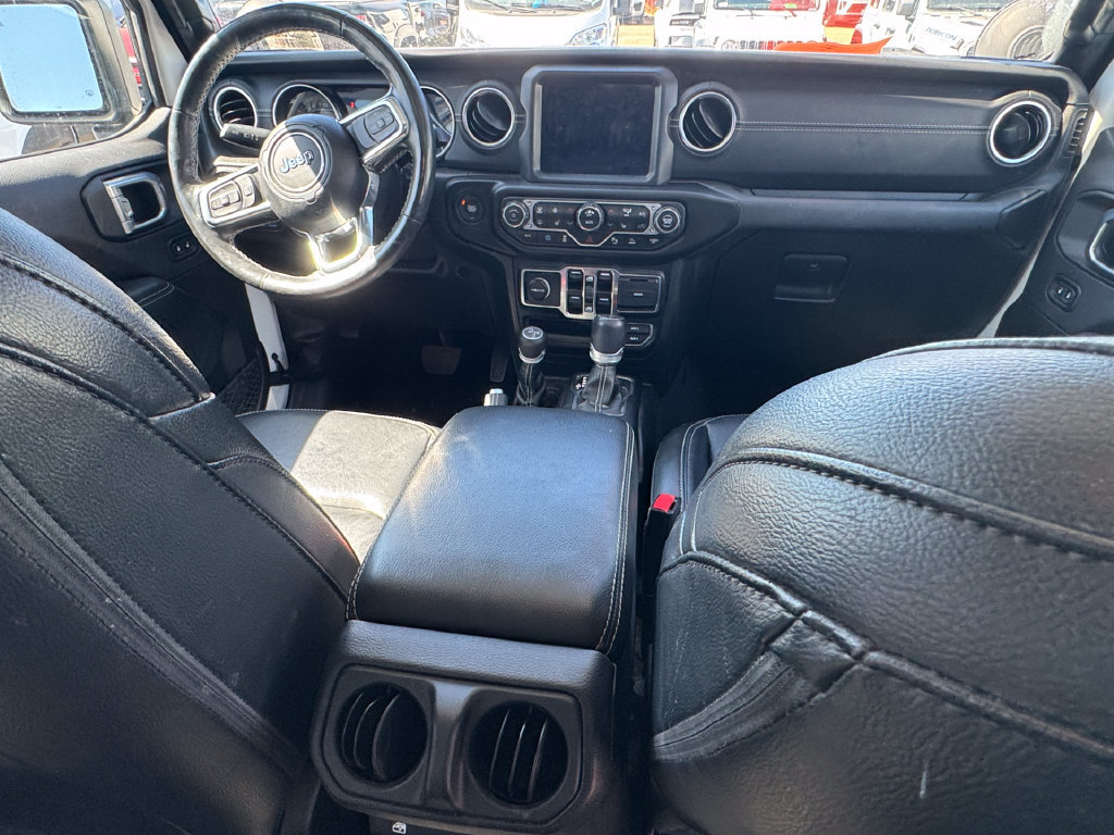 Used 2022 Jeep Wrangler Unlimited Sahara w/ Cold Weather Group AWD/4WD image 7