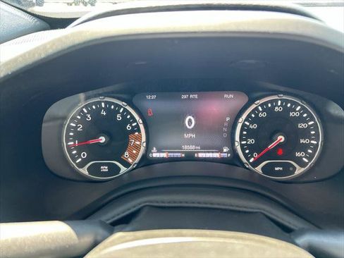 Certified 2022 Jeep Renegade Latitude w/ Convenience Group AWD/4WD image 18
