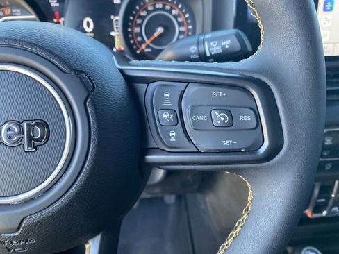 Used 2024 Jeep Gladiator Sport image 39