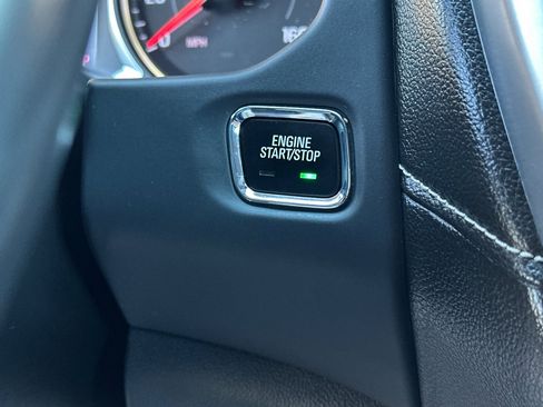 Used 2022 GMC Acadia SLT w/ Elevation Edition image 32