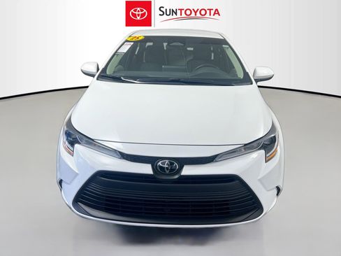 Used 2025 Toyota Corolla LE image 10