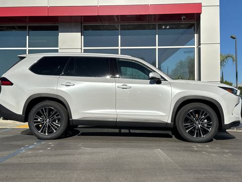 Certified 2026 Toyota Grand Highlander MAX Platinum image 4