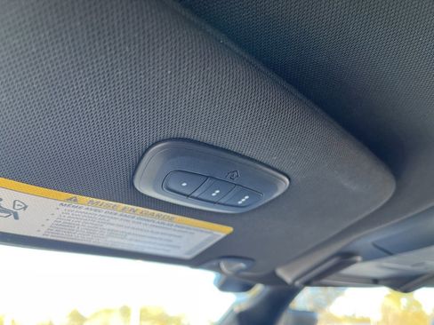 Used 2021 Chrysler Pacifica Touring-L w/ Uconnect Theater Family Group image 26