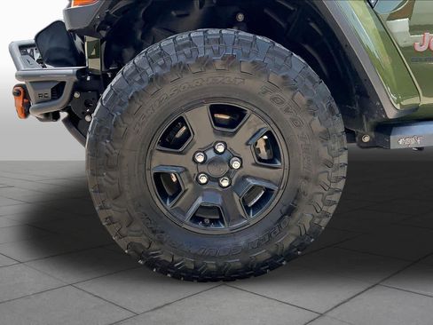 Used 2021 Jeep Gladiator Mojave AWD/4WD image 11