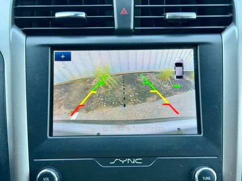 Used 2020 Ford Fusion SE FWD image 19