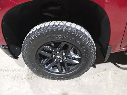 Used 2021 Chevrolet Silverado 1500 LT Trail Boss w/ Convenience Package II image 26