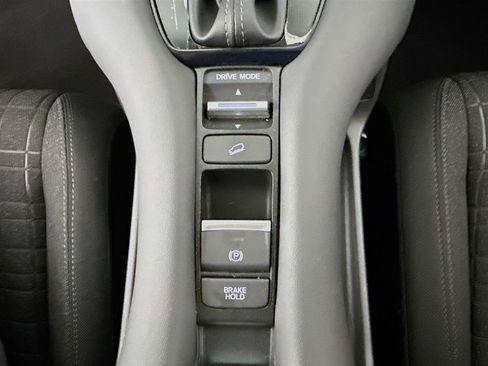 Used 2023 Honda HR-V LX image 18