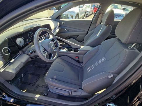 Used 2025 Hyundai Elantra SEL image 27