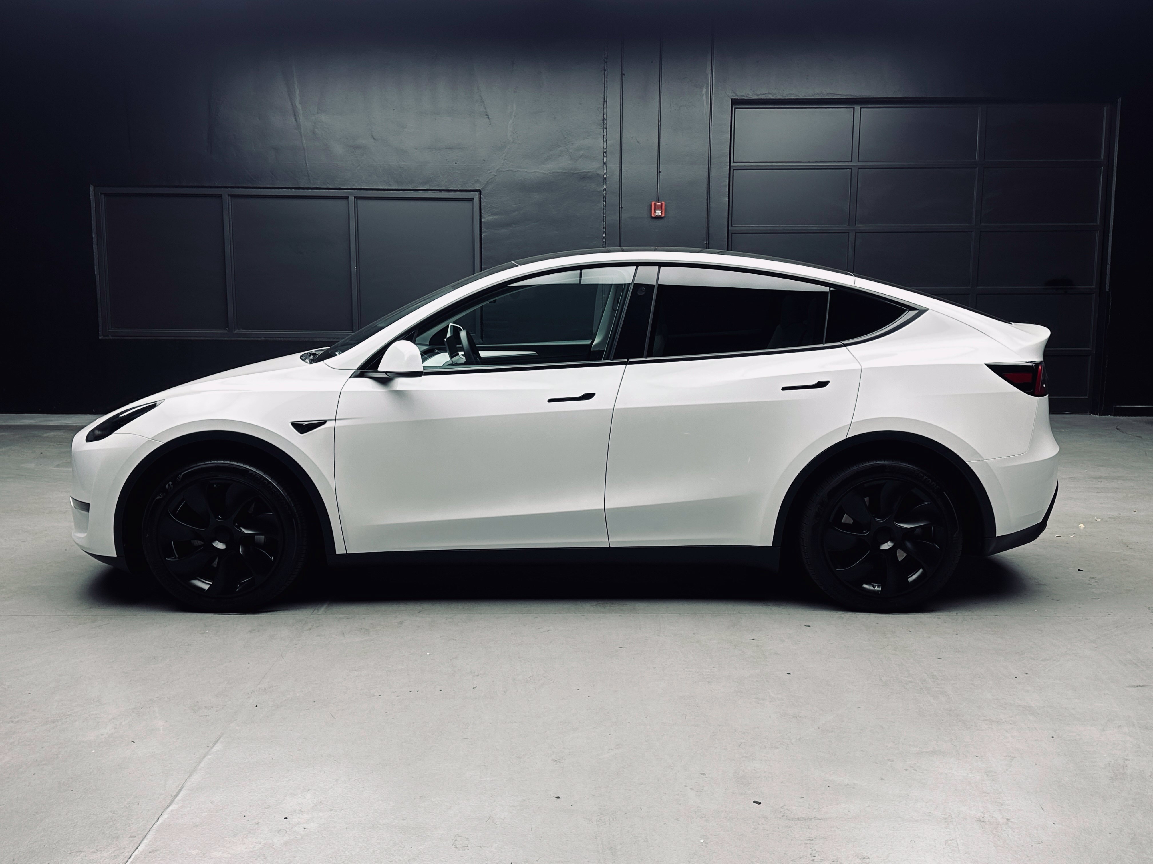 Used 2023 Tesla Model Y Long Range AWD/4WD image 4