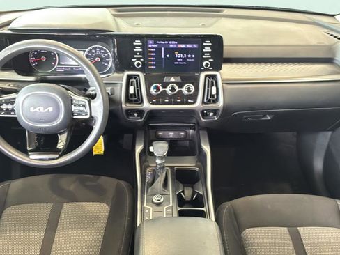 Used 2022 Kia Sorento LX FWD image 26