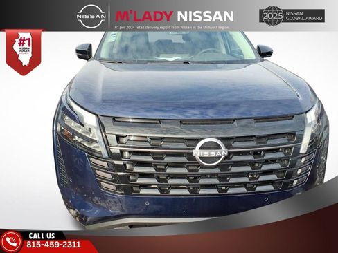 New 2026 Nissan Pathfinder SL image 2