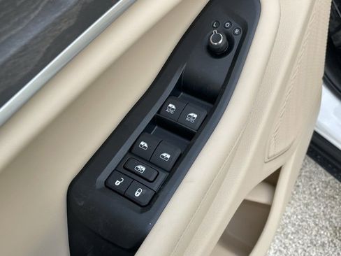 New 2025 Jeep Grand Cherokee Limited image 13