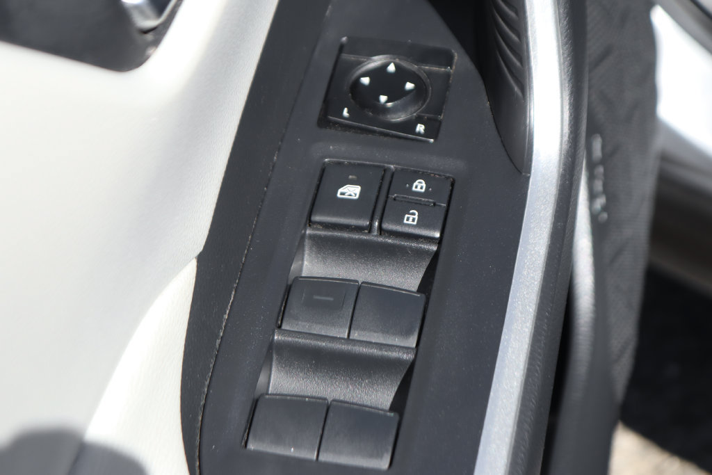 Used 2019 Toyota RAV4 XLE FWD image 15