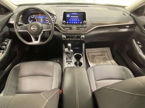 Used 2023 Nissan Altima 2.5 SV image 10